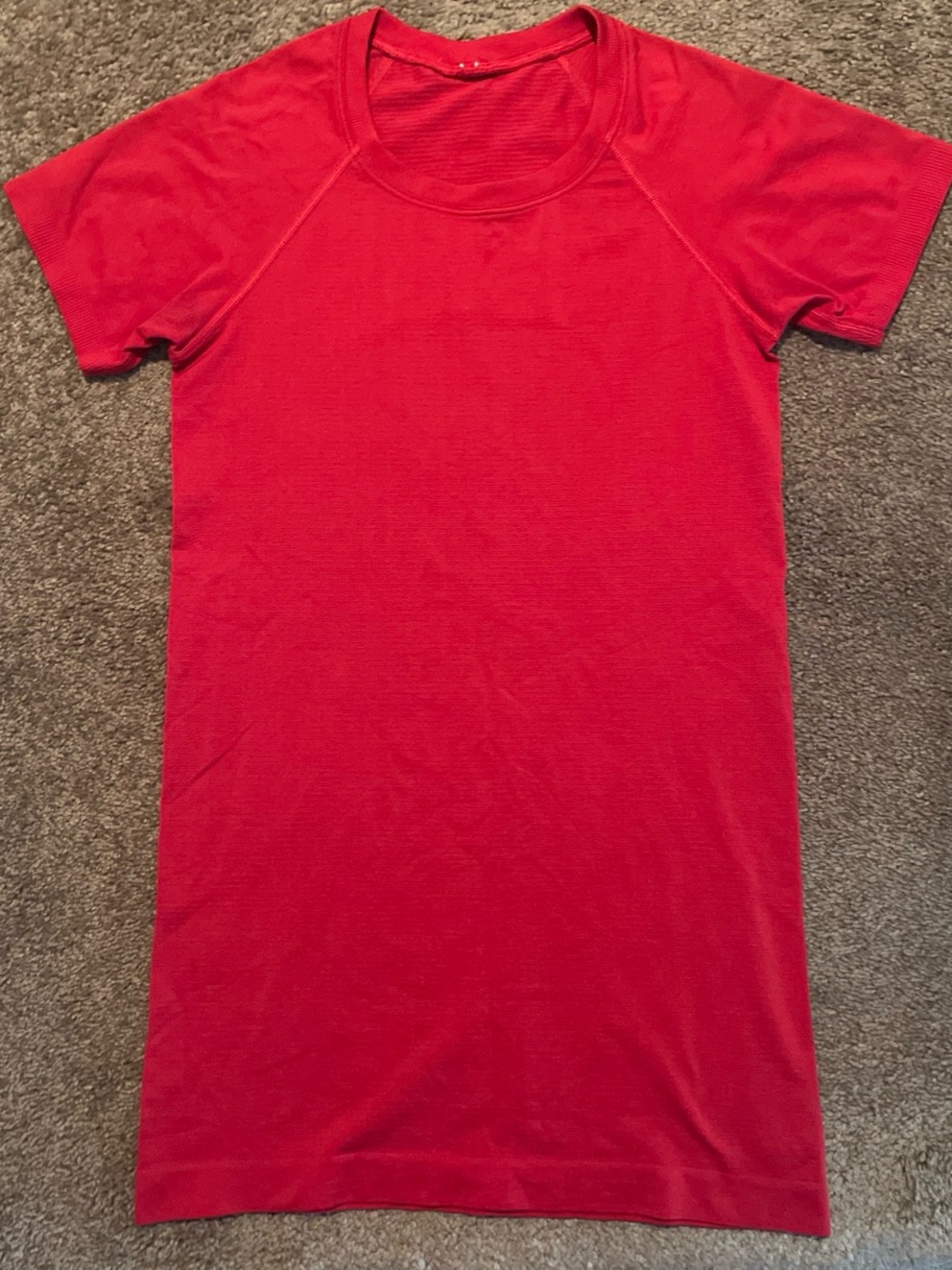 lululemon athletica Red Swiftly-Tech Hip Length tee